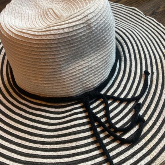 JOE FRESH FLOPPY BRIM SUMMER HAT ONE SIZE - Picture 2 of 5